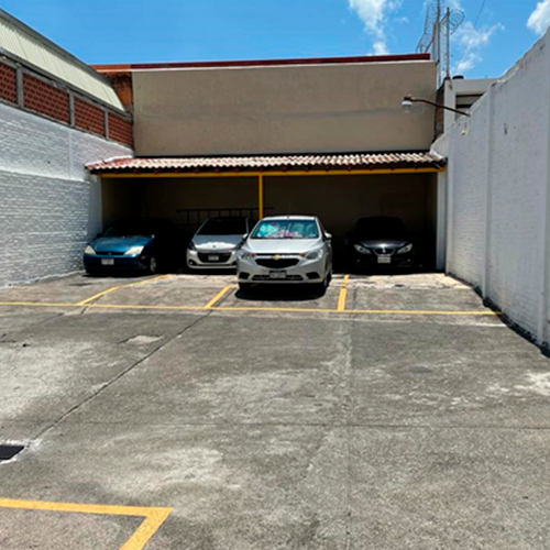 contamos con estacionamiento para clientes